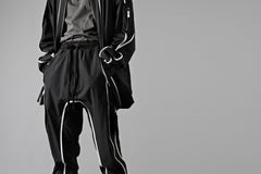 画像をギャラリービューアに読み込む, thom/krom DROP CROTCH TROUSERS / ELASTIC NYLON + REFLECTION PIPING (BLACK)