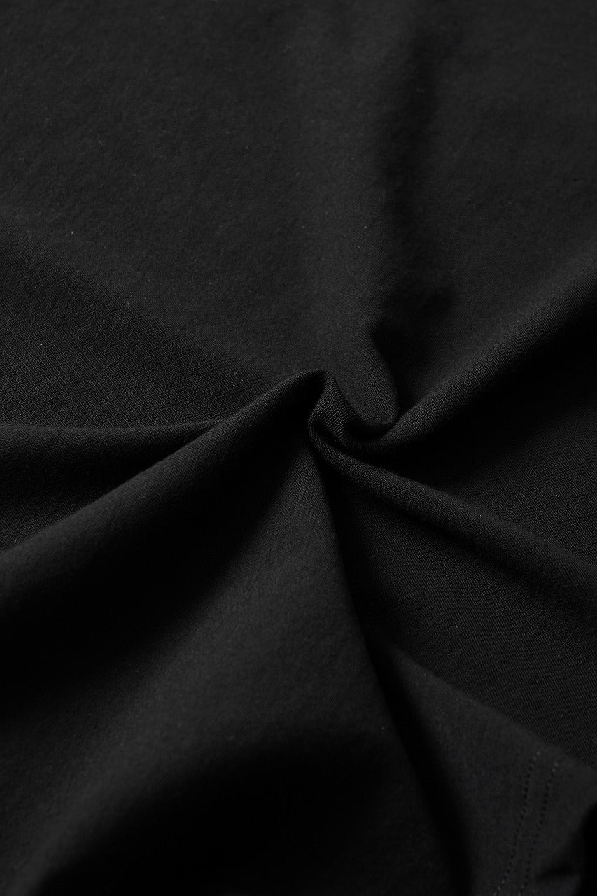 Load image into Gallery viewer, beauty : beast ESSENTIAL GRAPHIC LINE TEE (REQUIEM / BLACK)