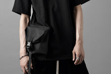 画像をギャラリービューアに読み込む, OBLADI POCKET BAG T-SHIRT (BLACK)