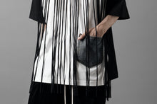 画像をギャラリービューアに読み込む, OBLADI TWO LAYER FRINGE CUT T SHIRT WITH JEANS POCKET (BLACK)