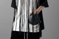 画像をギャラリービューアに読み込む, OBLADI TWO LAYER FRINGE CUT T SHIRT WITH JEANS POCKET (BLACK)