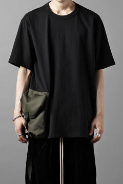 画像をギャラリービューアに読み込む, OBLADI POCKET BAG T-SHIRT- MOSS GREEN (BLACK)