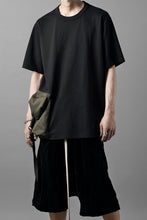 画像をギャラリービューアに読み込む, OBLADI POCKET BAG T-SHIRT- MOSS GREEN (BLACK)
