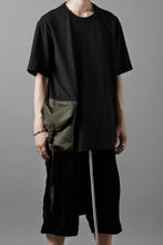 画像をギャラリービューアに読み込む, OBLADI POCKET BAG T-SHIRT- MOSS GREEN (BLACK)