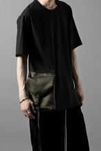 画像をギャラリービューアに読み込む, OBLADI POCKET BAG T-SHIRT- MOSS GREEN (BLACK)