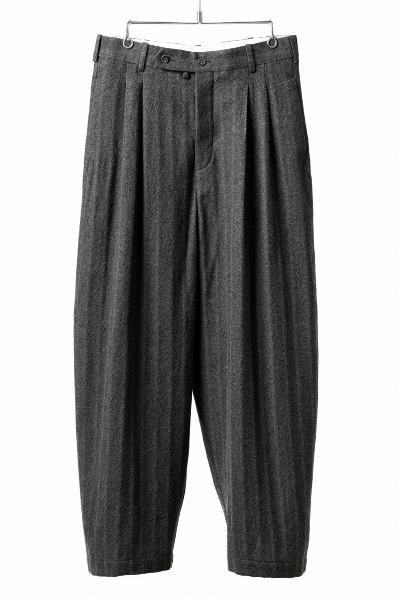 forme d'expression 2 Tucked Baggy Pants (Grey)の商品ページ ...