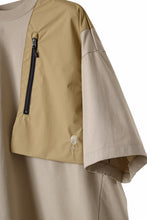 画像をギャラリービューアに読み込む, D-VEC x ALMOSTBLACK OVERSIZED ZIP POCKET SHORT T-SHIRT / HIGH TWIST COTTON S.R.G. (BEIGE)