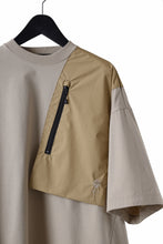 画像をギャラリービューアに読み込む, D-VEC x ALMOSTBLACK OVERSIZED ZIP POCKET SHORT T-SHIRT / HIGH TWIST COTTON S.R.G. (BEIGE)