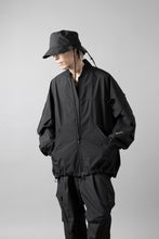 画像をギャラリービューアに読み込む, D-VEC x ALMOSTBLACK MA-1 BLOUSON / WINDSTOPPER BY GORE-TEX LABS 3L S.R.G. (BLACK)