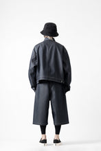 画像をギャラリービューアに読み込む, D-VEC TECH DENIM WIDE CROPPED TROUSERS / STRETCH TWILL (INDIGO)