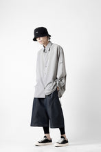画像をギャラリービューアに読み込む, D-VEC TECH DENIM WIDE CROPPED TROUSERS / STRETCH TWILL (INDIGO)