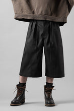 画像をギャラリービューアに読み込む, D-VEC TECH DENIM WIDE CROPPED TROUSERS / STRETCH TWILL (NIGHT SEA BLACK)