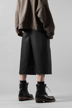 画像をギャラリービューアに読み込む, D-VEC TECH DENIM WIDE CROPPED TROUSERS / STRETCH TWILL (NIGHT SEA BLACK)