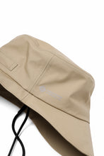 画像をギャラリービューアに読み込む, D-VEC x ALMOSTBLACK BUCKET HAT / WINDSTOPPER BY GORE-TEX LABS 3L S.D.G. (BEIGE)