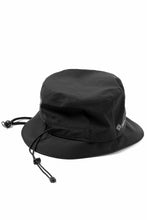 画像をギャラリービューアに読み込む, D-VEC x ALMOSTBLACK BUCKET HAT / WINDSTOPPER BY GORE-TEX LABS 3L S.D.G. (BLACK)