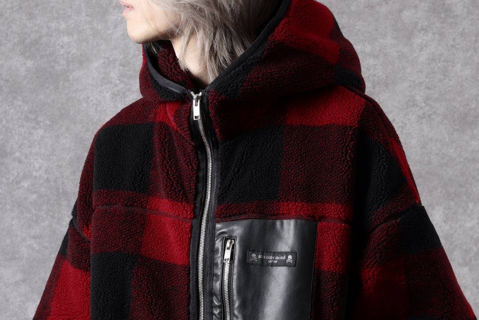 Load image into Gallery viewer, mastermind JAPAN BUFFALO-PLAID SHERPA JACKET / BOXY FIT (BLACK x RED)