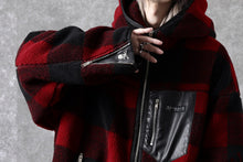 Load image into Gallery viewer, mastermind JAPAN BUFFALO-PLAID SHERPA JACKET / BOXY FIT (BLACK x RED)