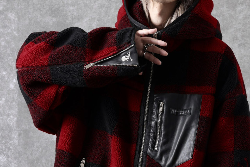 Load image into Gallery viewer, mastermind JAPAN BUFFALO-PLAID SHERPA JACKET / BOXY FIT (BLACK x RED)