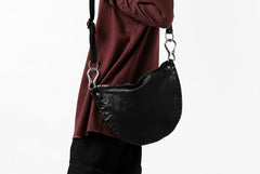 Load image into Gallery viewer, ISAMU KATAYAMA BACKLASH 2WAY BAM FLAP BAG / ITALY SHOULDER OBJECT DYED (BLACK)
