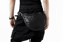 Load image into Gallery viewer, ISAMU KATAYAMA BACKLASH 2WAY BAM FLAP BAG / ITALY SHOULDER OBJECT DYED (BLACK)