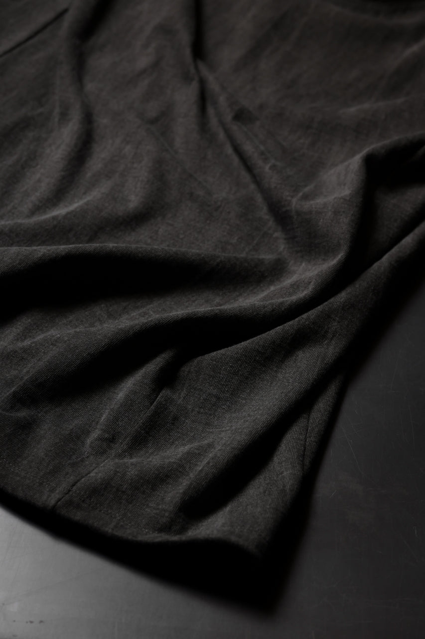 Load image into Gallery viewer, black crow x LOOM exclusive long sleeve tops / sumi dyed cotton jersey (carbon)