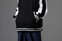 画像をギャラリービューアに読み込む, MASTERMIND WORLD SOUVENIR SWEATSHIRT / REGULAR FIT (BLACK x WHITE)