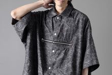 画像をギャラリービューアに読み込む, A.F ARTEFACT FRONT ZIP SQUEEZING SHIRT / PAISLEY JACQUARD (D.GREY)