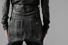 画像をギャラリービューアに読み込む, BORIS BIDJAN SABERI CROPPED TROUSER / VINYL PROCESSED & NICKEL PRESSED & ACID DYED "P15.4 CUSTOM BF-FKU10002" (DIRTY ACID DENIM)