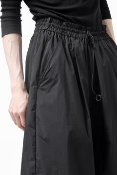 画像をギャラリービューアに読み込む, Y-3 Yohji Yamamoto THREE STRIPES SUPER WIDE PANTS / SILKY NYLON (BLACK)