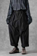 画像をギャラリービューアに読み込む, atelier AMBER COTTON SATIN TAPERED WIDE PANTS (black)