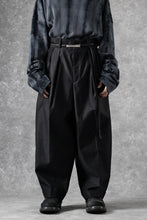 画像をギャラリービューアに読み込む, atelier AMBER COTTON SATIN TAPERED WIDE PANTS (black)