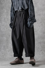 画像をギャラリービューアに読み込む, atelier AMBER COTTON SATIN TAPERED WIDE PANTS (black)