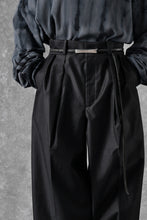 画像をギャラリービューアに読み込む, atelier AMBER COTTON SATIN TAPERED WIDE PANTS (black)
