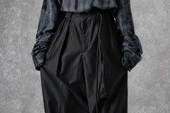 画像をギャラリービューアに読み込む, atelier AMBER COTTON SATIN TAPERED WIDE PANTS (black)
