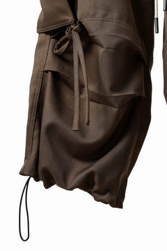 画像をギャラリービューアに読み込む, A.F ARTEFACT KNOTTING DETAIL TWILL VOLUME PANTS (BROWN)