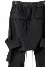 画像をギャラリービューアに読み込む, A.F ARTEFACT BOMBER HEAT BELTED SARROUEL CARGO PANTS (BLACK)