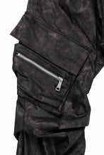 画像をギャラリービューアに読み込む, A.F ARTEFACT TUCK CARGO PANTS / METAL STEAM CAMOUFLAGE (BLACK×BROWN)