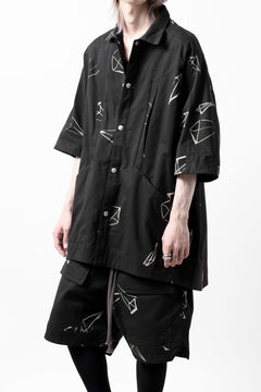 画像をギャラリービューアに読み込む, A.F ARTEFACT PYRA PATTERN PRINT H/S COVER-ALL SHIRT (BLACK)