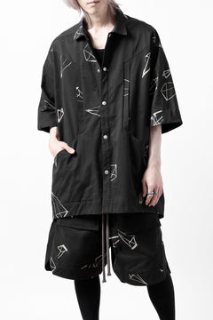 画像をギャラリービューアに読み込む, A.F ARTEFACT PYRA PATTERN PRINT H/S COVER-ALL SHIRT (BLACK)