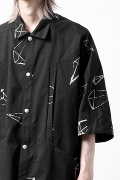 画像をギャラリービューアに読み込む, A.F ARTEFACT PYRA PATTERN PRINT H/S COVER-ALL SHIRT (BLACK)