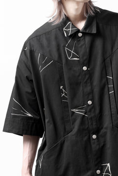 画像をギャラリービューアに読み込む, A.F ARTEFACT PYRA PATTERN PRINT H/S COVER-ALL SHIRT (BLACK)