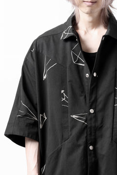 画像をギャラリービューアに読み込む, A.F ARTEFACT PYRA PATTERN PRINT H/S COVER-ALL SHIRT (BLACK)