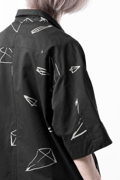 画像をギャラリービューアに読み込む, A.F ARTEFACT PYRA PATTERN PRINT H/S COVER-ALL SHIRT (BLACK)