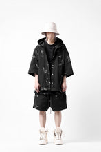 画像をギャラリービューアに読み込む, A.F ARTEFACT PYRA PATTERN PRINT H/S HOODIE SHIRT (BLACK)