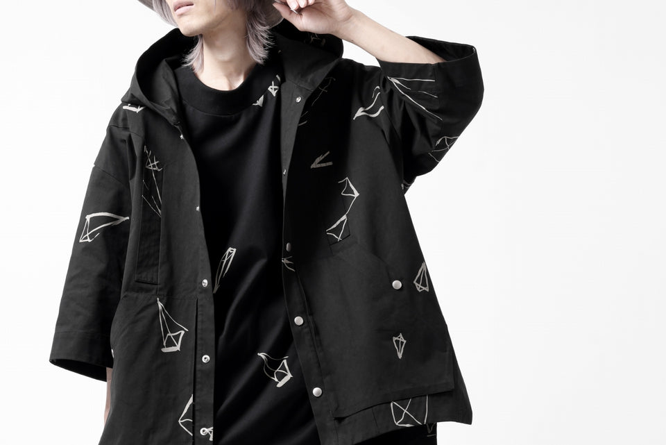 画像をギャラリービューアに読み込む, A.F ARTEFACT PYRA PATTERN PRINT H/S HOODIE SHIRT (BLACK)