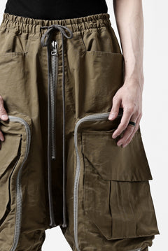 画像をギャラリービューアに読み込む, A.F ARTEFACT RADICAL-ZIP MILITARY SARROUEL SHORTS (BEIGE)