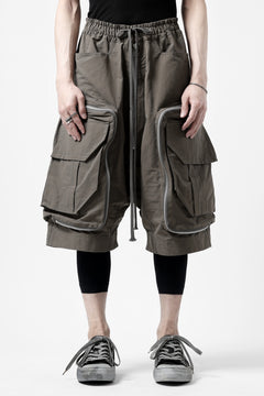 画像をギャラリービューアに読み込む, A.F ARTEFACT RADICAL-ZIP MILITARY SARROUEL SHORTS (KHAKI)