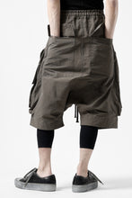 画像をギャラリービューアに読み込む, A.F ARTEFACT RADICAL-ZIP MILITARY SARROUEL SHORTS (KHAKI)