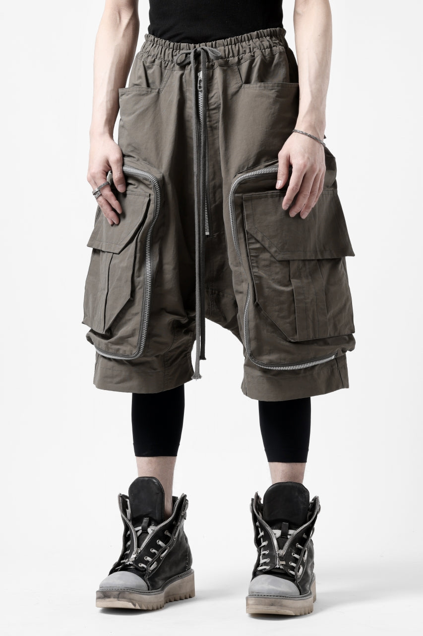 画像をギャラリービューアに読み込む, A.F ARTEFACT RADICAL-ZIP MILITARY SARROUEL SHORTS (KHAKI)
