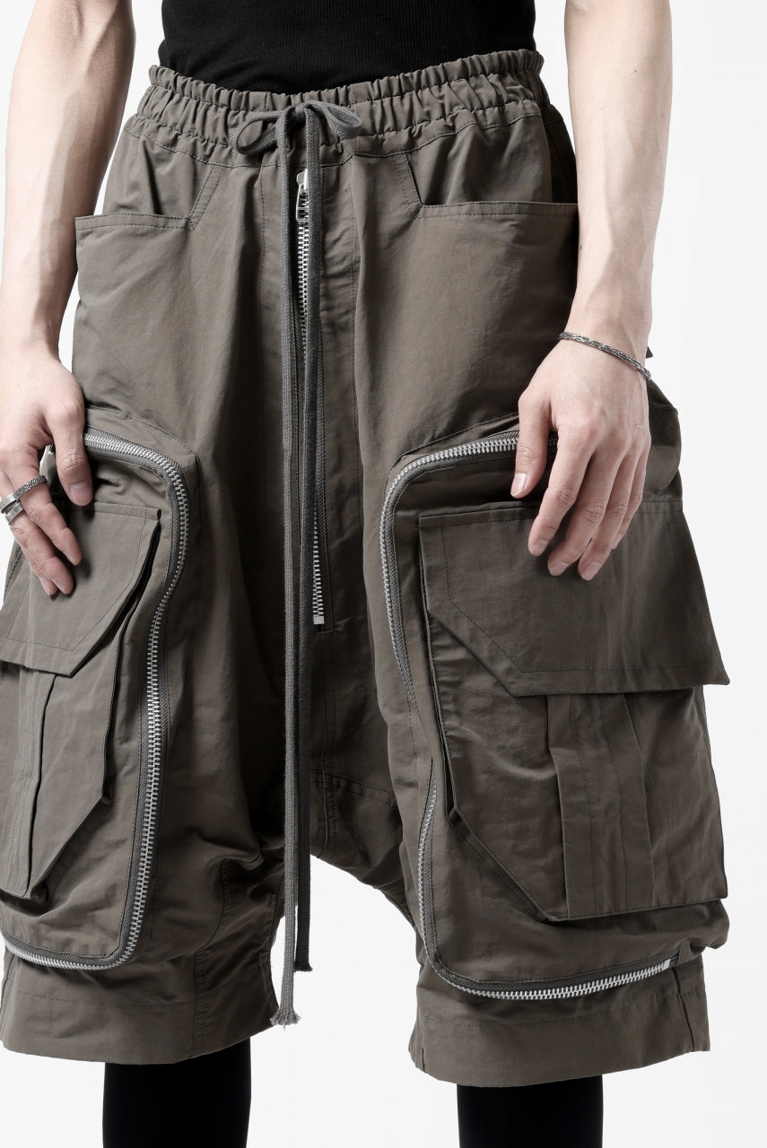 画像をギャラリービューアに読み込む, A.F ARTEFACT RADICAL-ZIP MILITARY SARROUEL SHORTS (KHAKI)